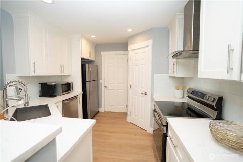 4815 NE 5th Street Renton WA 98059
