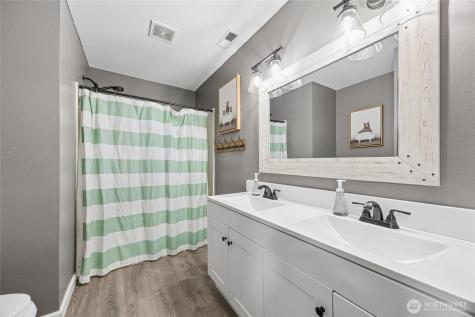 19506 104th Avenue E Graham WA 98338
