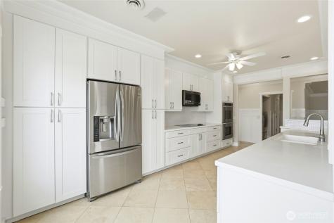 838 Gladstone Drive Camano Island WA 98282