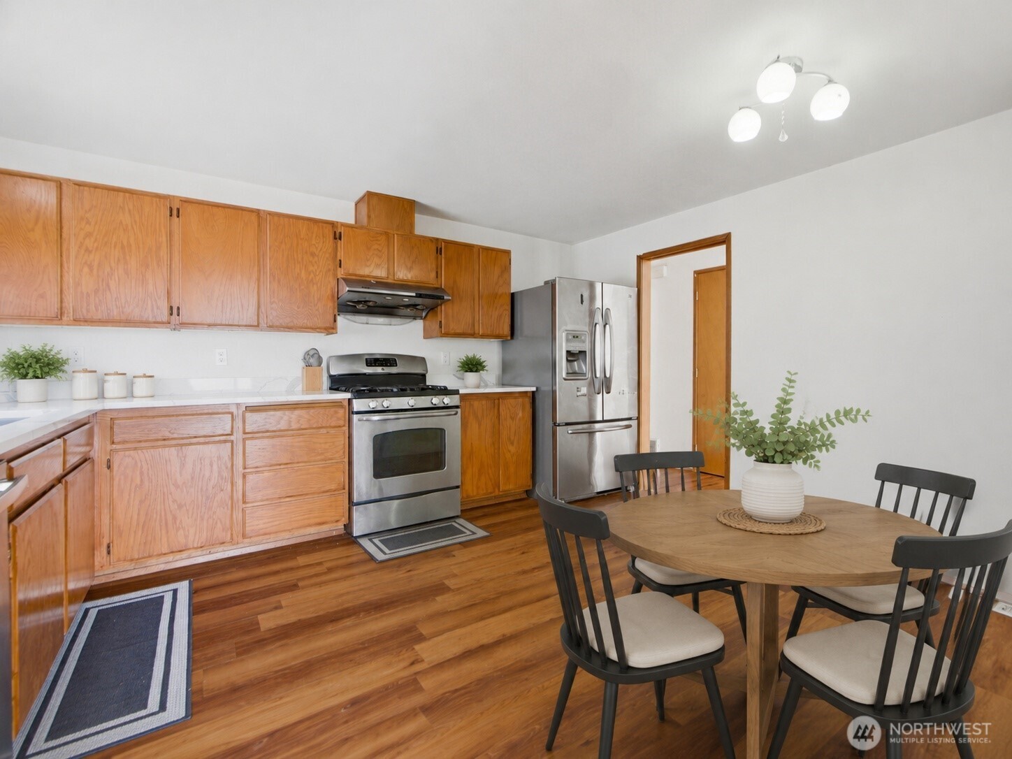 512 N 104th Street Seattle WA 98133