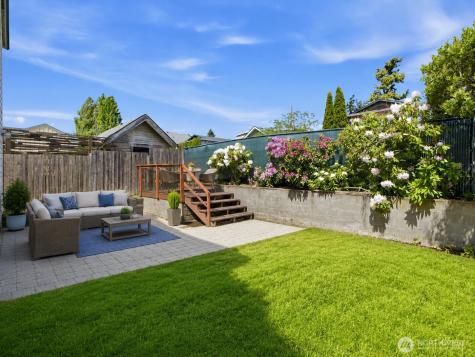 512 N 104th Street Seattle WA 98133
