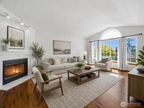 512 N 104th Street Seattle WA 98133
