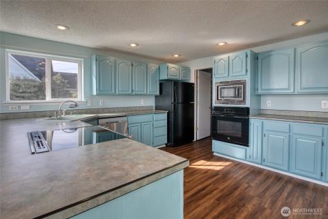 288 Sunrise Avenue SE Ocean Shores WA 98569