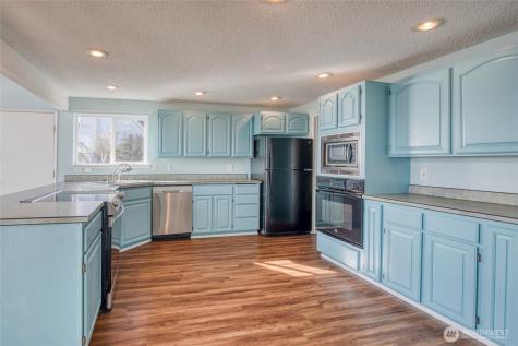 288 Sunrise Avenue SE Ocean Shores WA 98569