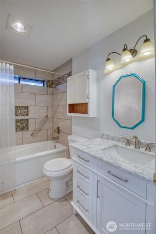 288 Sunrise Avenue SE Ocean Shores WA 98569