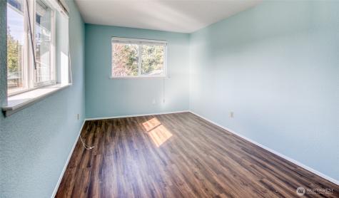 288 Sunrise Avenue SE Ocean Shores WA 98569