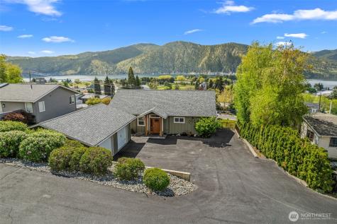 25 Harvey Lewis Lane Manson WA 98831