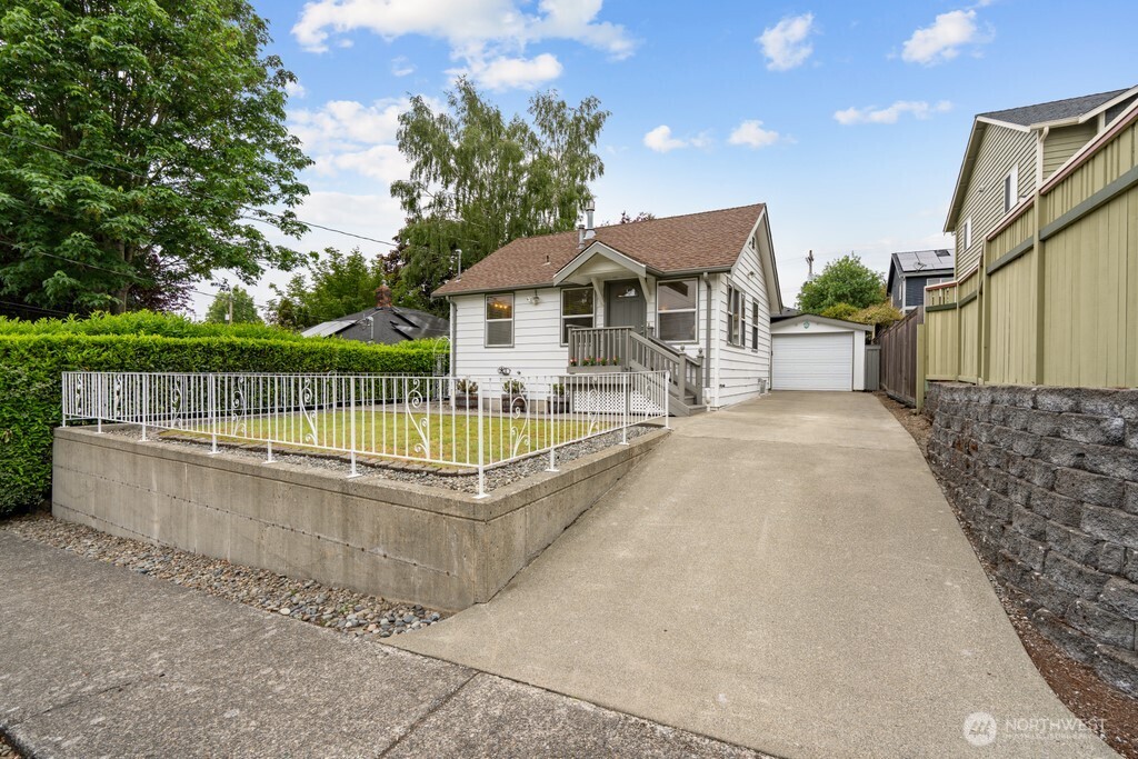 3536 SW Monroe Street Seattle WA 98126