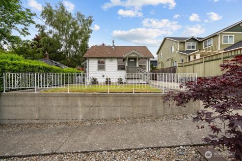 3536 SW Monroe Street Seattle WA 98126