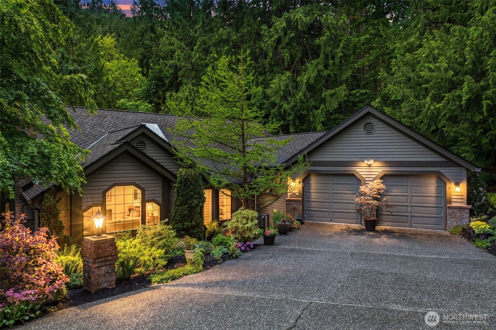 Issaquah WA, 2825 Pine Cone