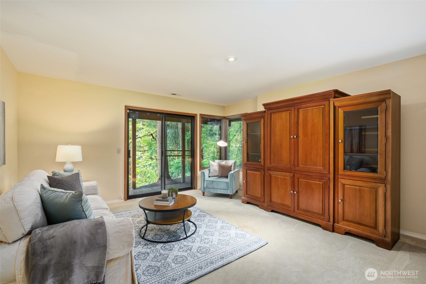 2825 NW Pine Cone Drive Issaquah WA 98027