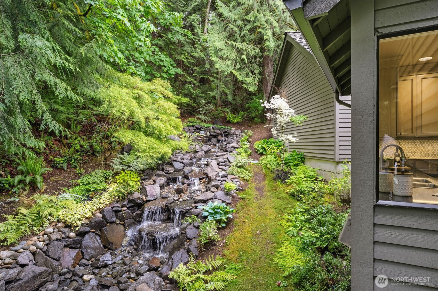 2825 NW Pine Cone Drive Issaquah WA 98027