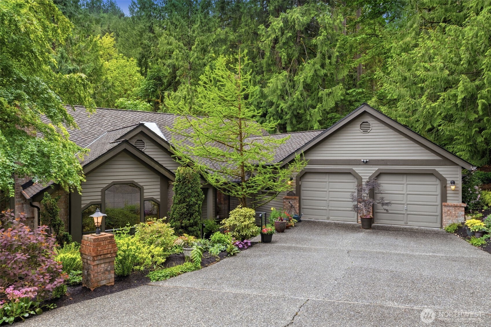 2825 NW Pine Cone Drive Issaquah WA 98027