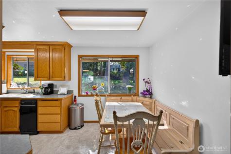 2684 Olympic Drive Oak Harbor WA 98277