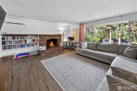 2684 Olympic Drive Oak Harbor WA 98277