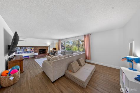 2684 Olympic Drive Oak Harbor WA 98277