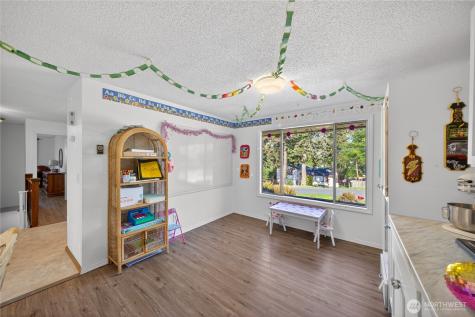 2684 Olympic Drive Oak Harbor WA 98277
