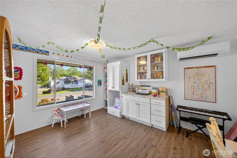 2684 Olympic Drive Oak Harbor WA 98277