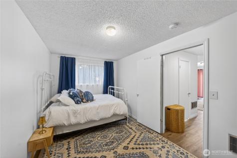 2684 Olympic Drive Oak Harbor WA 98277