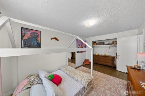 2684 Olympic Drive Oak Harbor WA 98277