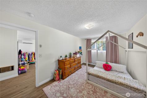 2684 Olympic Drive Oak Harbor WA 98277
