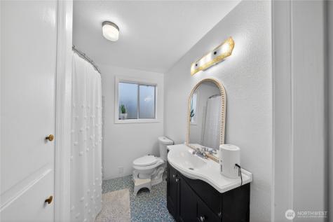 2684 Olympic Drive Oak Harbor WA 98277