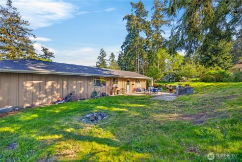 2684 Olympic Drive Oak Harbor WA 98277