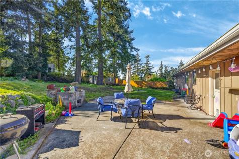 2684 Olympic Drive Oak Harbor WA 98277