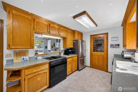 2684 Olympic Drive Oak Harbor WA 98277