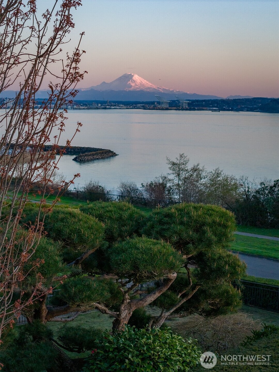 1640 Magnolia Boulevard W Seattle WA 98199