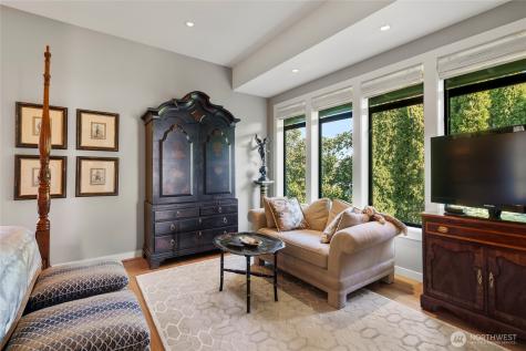 1640 Magnolia Boulevard W Seattle WA 98199