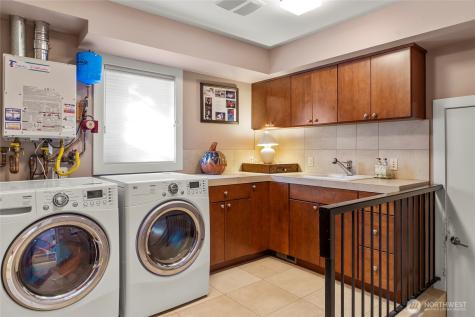 1640 Magnolia Boulevard W Seattle WA 98199