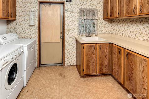 1121 244th Street SW Bothell WA 98021