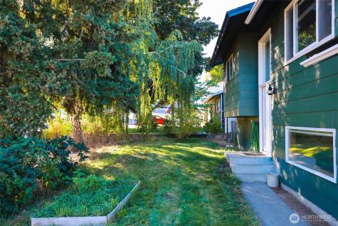 227 E Franklin Chelan WA 98816