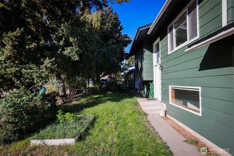 227 E Franklin Chelan WA 98816
