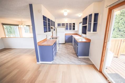 227 E Franklin Chelan WA 98816