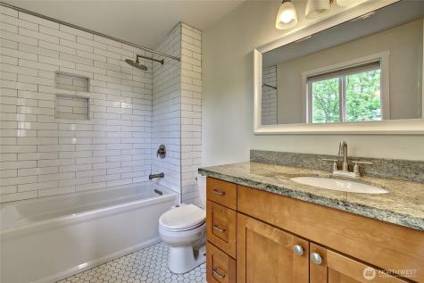733 104th Street Seattle WA 98133
