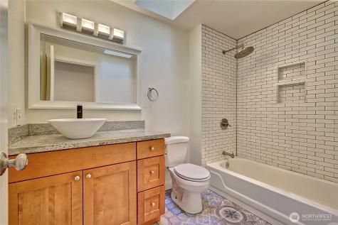 733 104th Street Seattle WA 98133