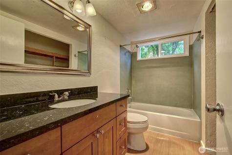 733 104th Street Seattle WA 98133