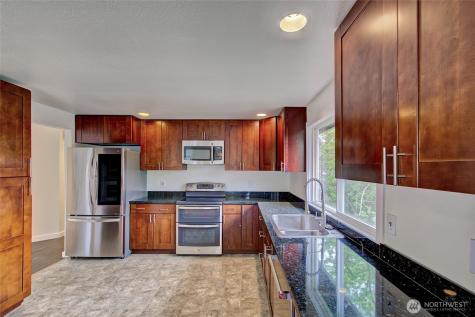 733 104th Street Seattle WA 98133