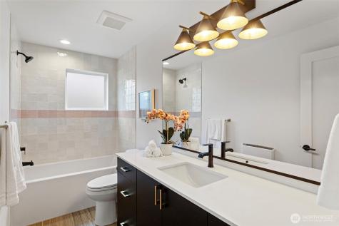 6743 Earl Avenue NW Seattle WA 98117