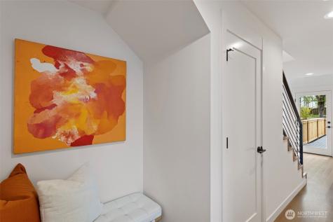 6743 Earl Avenue NW Seattle WA 98117
