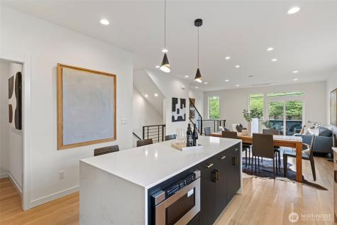 6743 Earl Avenue NW Seattle WA 98117