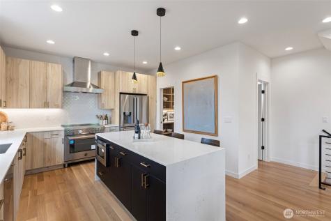 6743 Earl Avenue NW Seattle WA 98117