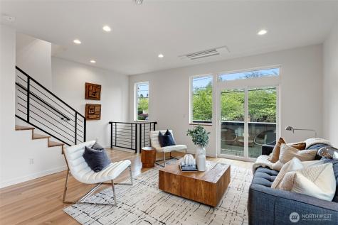 6743 Earl Avenue NW Seattle WA 98117