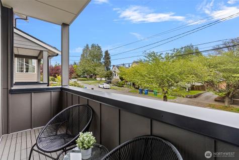 6743 Earl Avenue NW Seattle WA 98117