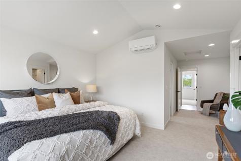 6743 Earl Avenue NW Seattle WA 98117