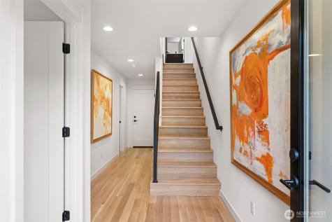 6743 Earl Avenue NW Seattle WA 98117