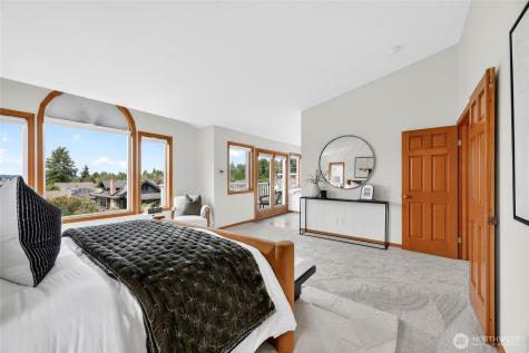 6530 44th Avenue SW Seattle WA 98136