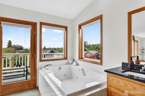 6530 44th Avenue SW Seattle WA 98136